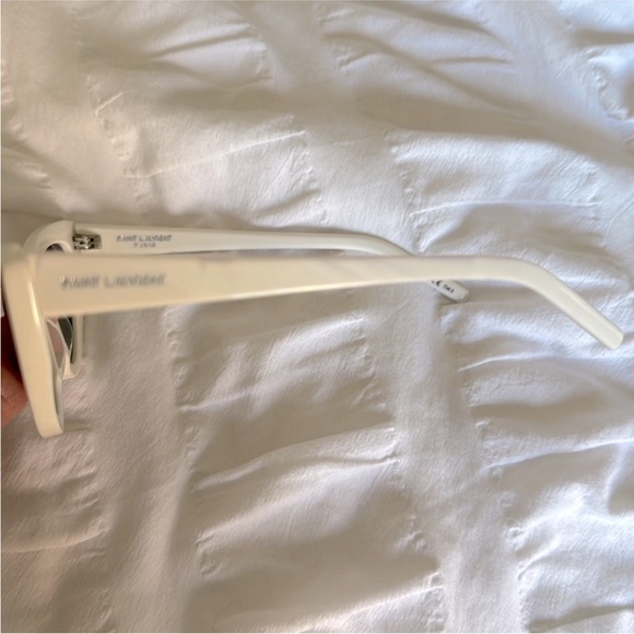Saint Laurent Sunnies - Picture 2 of 7